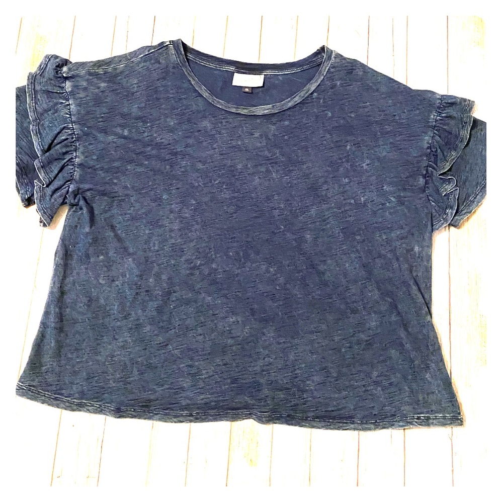 Comfy Soft Ruffle sleeve Universal Threads Tee